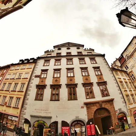 Alexandra Old Town Square - Up To 23pax * Prague