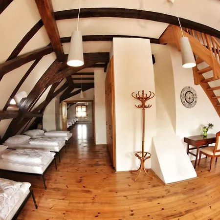 Alexandra Old Town Square - Up To 23pax * Prag